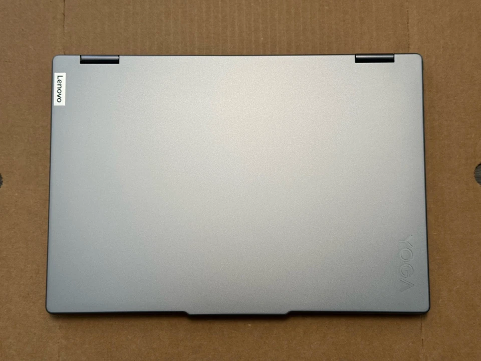 Portátil Lenovo Yoga 7 2 en 1 16" 2K IPS táctil AMD Ryzen 7 8840HS 16 GB/512 GB Foto 3 de 4