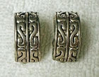 Vintage Silver Tone Embossed Half Hoop Clip On Earrings e382