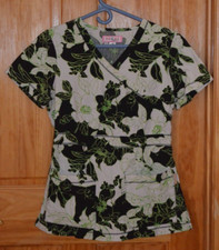 Koi by Kathy Peterson Scrub Top 100 Cotton Multicolor Floral Sz XS Style 197PR