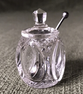 Vintage Glas Salz Senftopf mit Deckel und Löffel O236