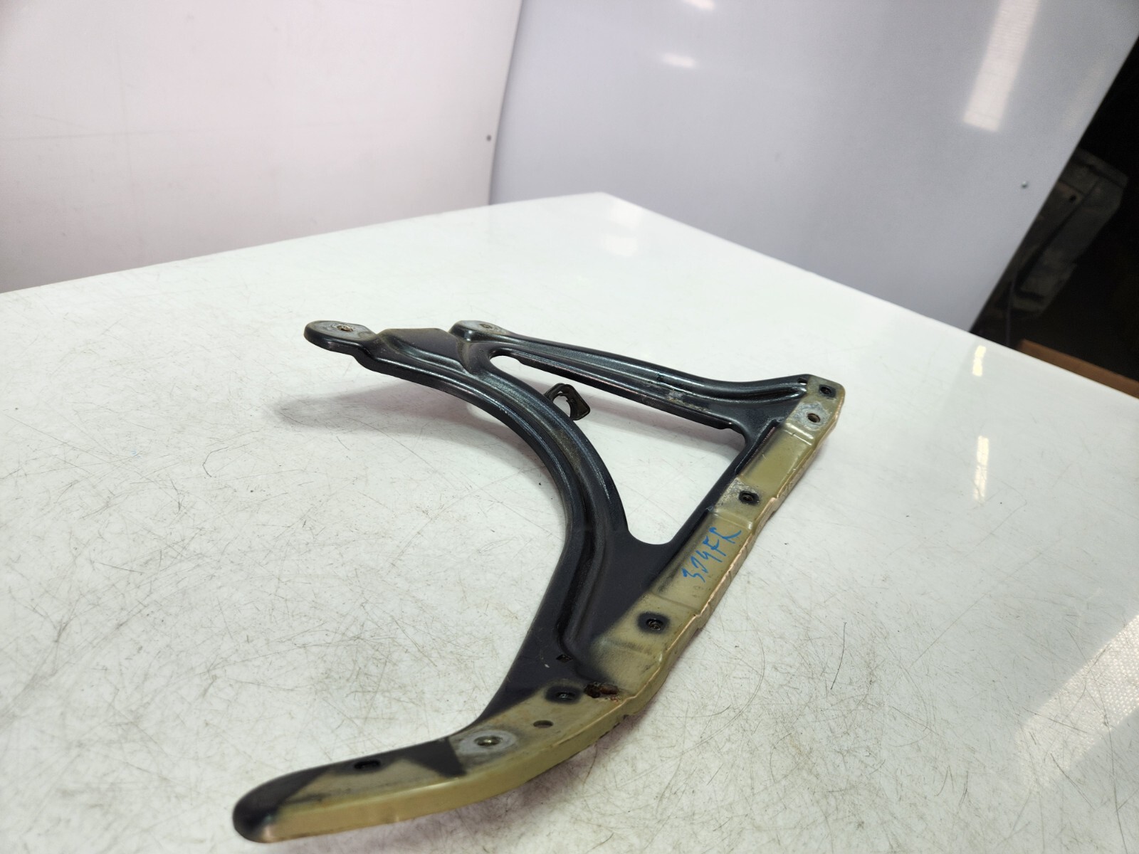✅ 10-14 OEM Rolls-Royce Ghost RR4 Front Passenger Side Fender Support Bracket