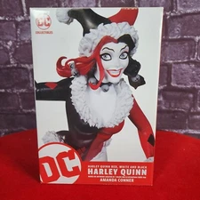 HARLEY QUINN - Red White & Black Statue - AMANDA CONNER - Christmas - 3916/5200