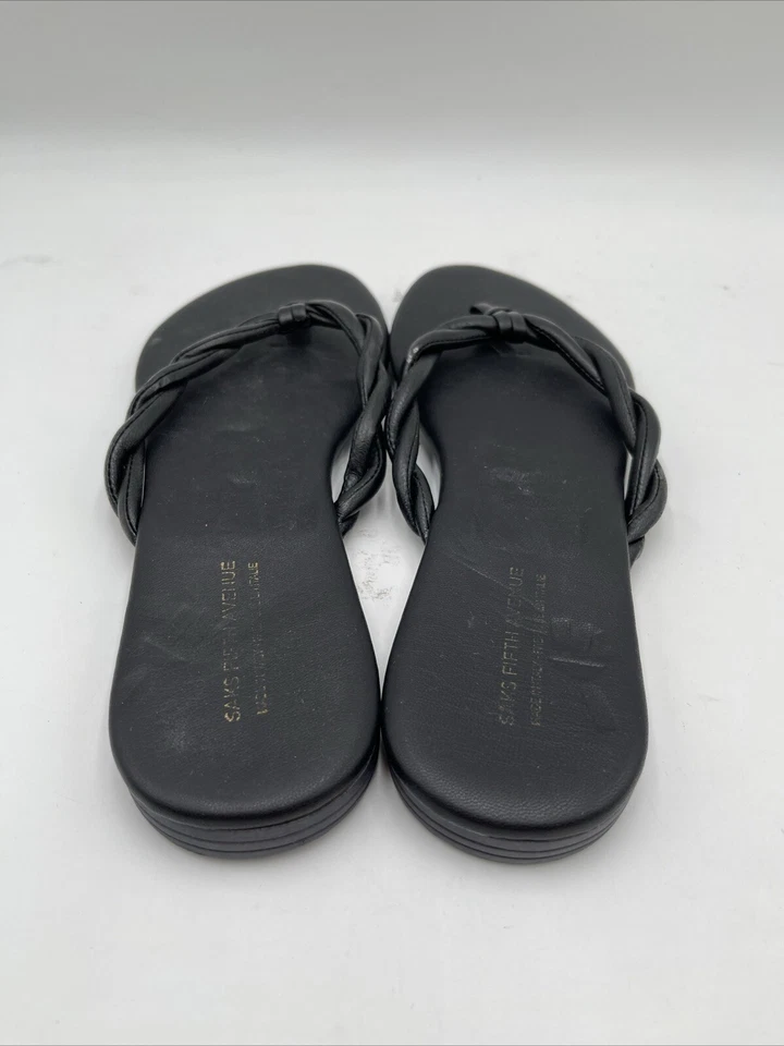 Sandalias chanclas Saks Fifth Avenue negras de cuero retorcido para mujer talla 10” Foto 4 de 4