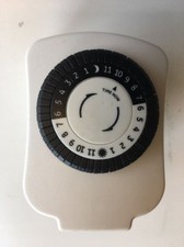 Plug in Mechanical timer 24 hour GE Model 15119 15 amp