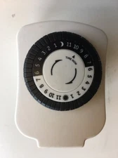 Plug in Mechanical timer 24 hour GE Model 15119 15 amp