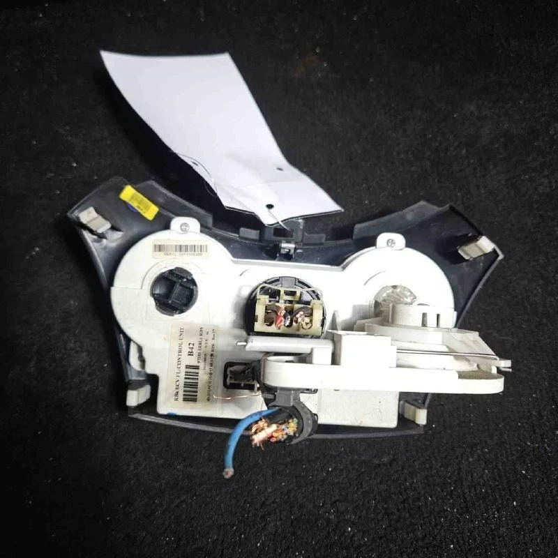 2015-2017 Hyundai Accent AC Heater Temperature Climate Control Temp Dash - Image 2 of 3