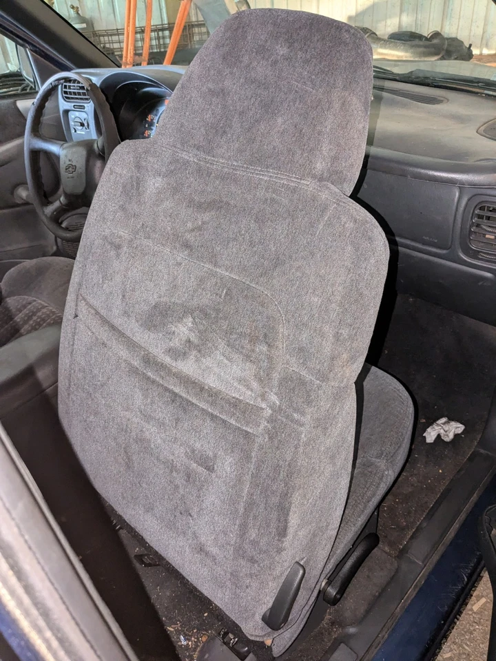 Asiento de pasajero delantero manual/tela Chevrolet/GMC S-10/Blazer diestro (completo) (2000) Foto 2 de 3