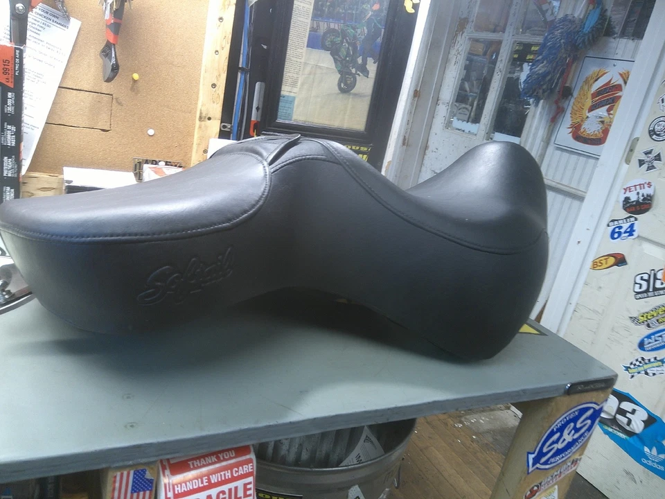 Harley-Davidson Bad Boy 1995 84-99 FXSTSB asiento original 1 pieza 2 arriba Foto 2 de 4