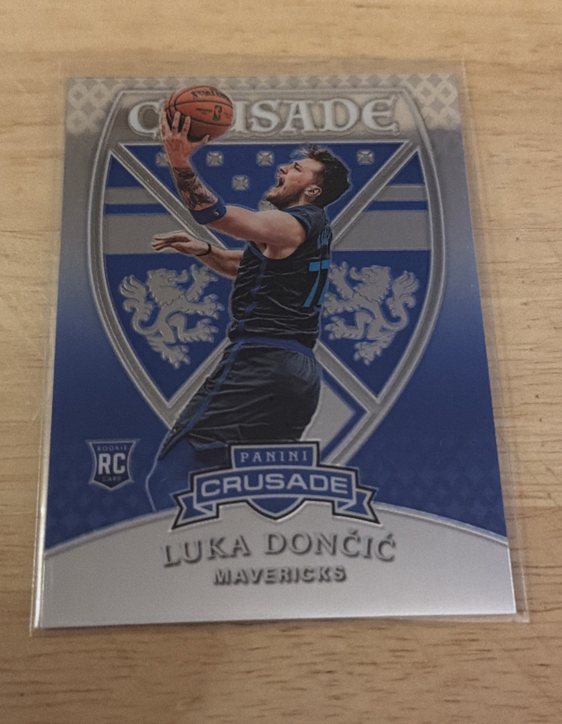 2018-19 CHRONICLES CRUSADE LUKA DONCIC RC #553 Rookie Card
