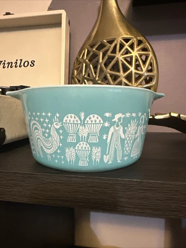 Vintage 1970's BLUE  PYREX Amish Butter print Cinderella Bowl #473  1 Qt. No Lid