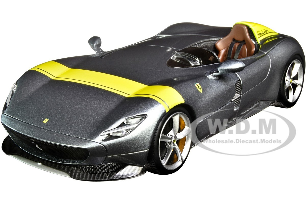 FERRARI MONZA SP1 SILVER W/YELLOW STRIPES 1/18 DIECAST MODEL