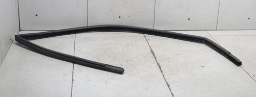 VW Polo 6N1  Bj 1997 Scheiben Gummi Dichtung Tür vorne RECHTS 4 5 Tür 123925-D32