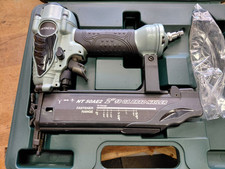Hitachi NT50AE(S) 18-Gauge Brad Nailer – Complete Kit – Tested & Working