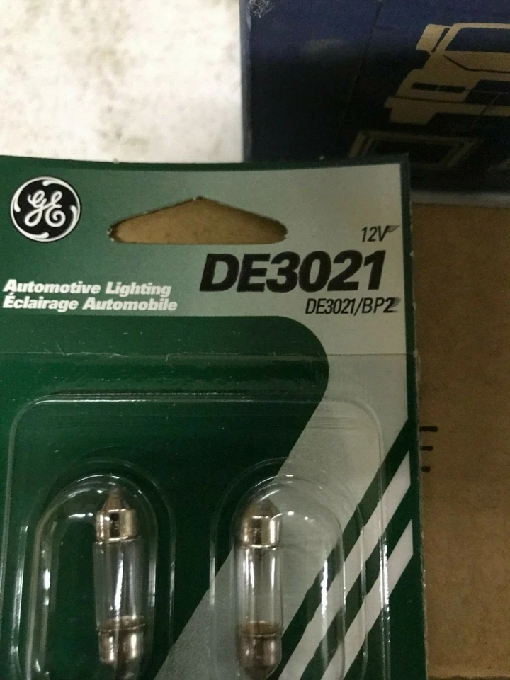 (12) New GE DE3021 Miniature Lamp Bulb 3w 12 volt T2-1/4 Festoon  - Image 2 of 3