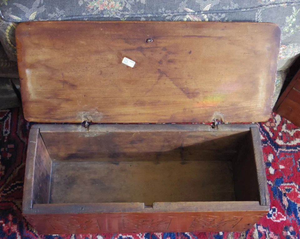 Mini cofre antiguo holandés americano temprano de Pensilvania siglo XVIII tulipanes Foto 4 de 4