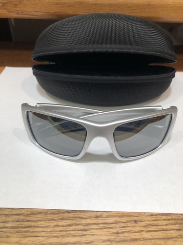 Oakley Sunglasses 009096-M660 Silver Frame. Fuel Cell. - Picture 10 of 10