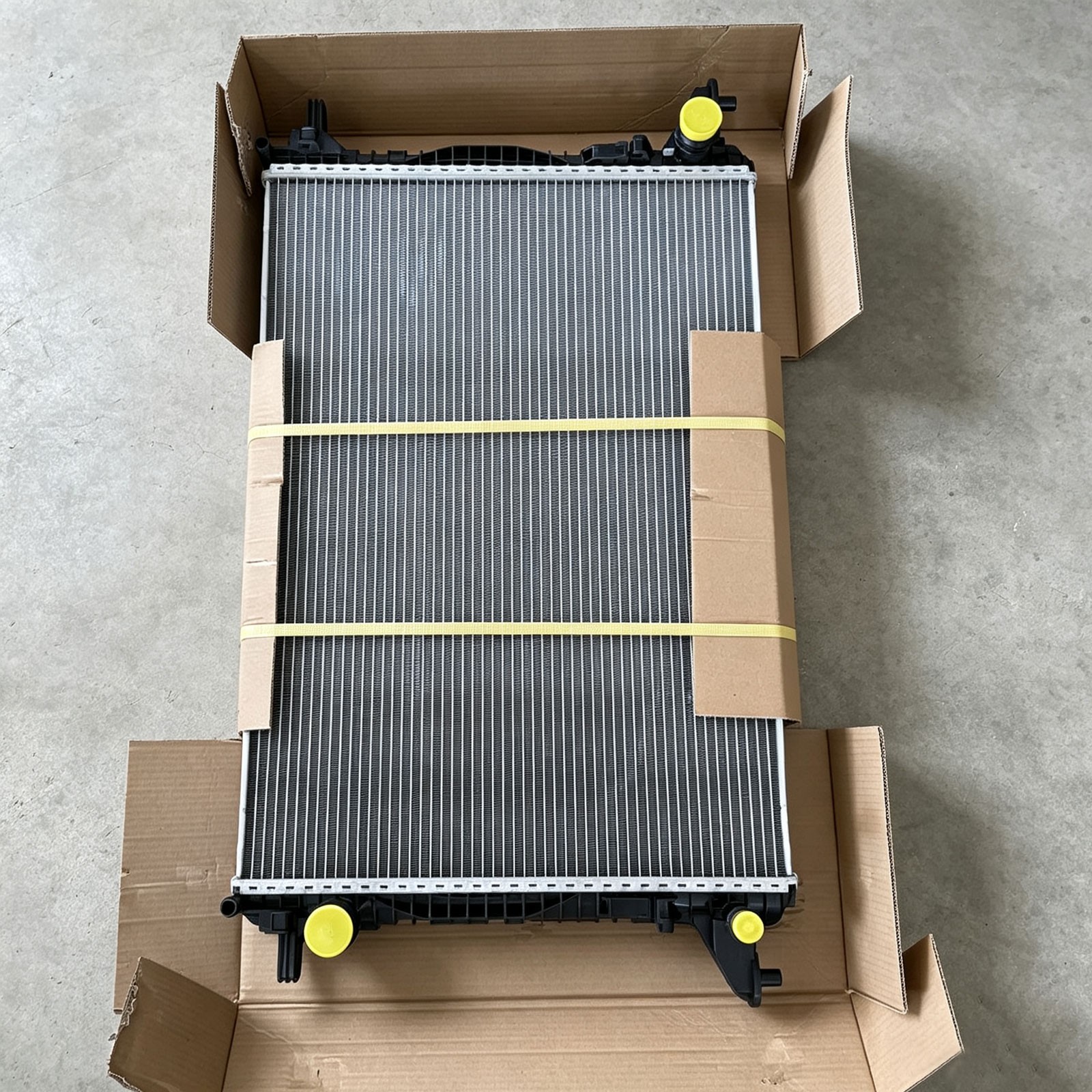 Lamborghini Urus Cooler P/N 4M0121251M