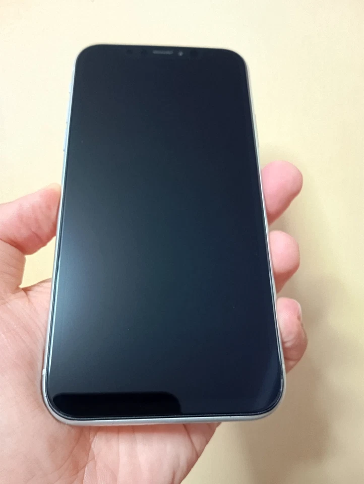 Apple iPhone XR - 128GB (Sbloccato) - Immagine 2 di 4