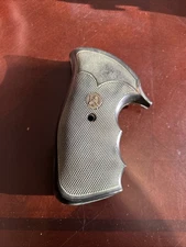 Pachmayr Grip for Ruger Redhawk - No Screw