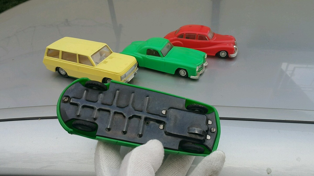 VINTAGE OPEL REKORD CARAVAN TOY CAR FRICTION LEMEZ FOREIGN HUNGARY