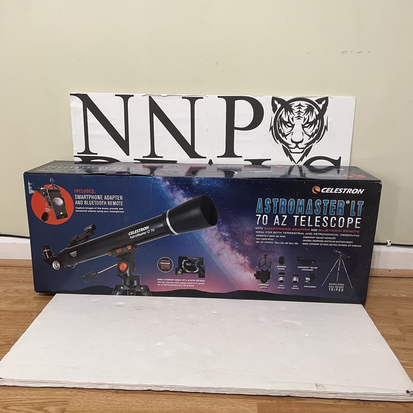 Celestron AstroMaster 70AZ LT Refractor Telescope Kit w/ Smartphone