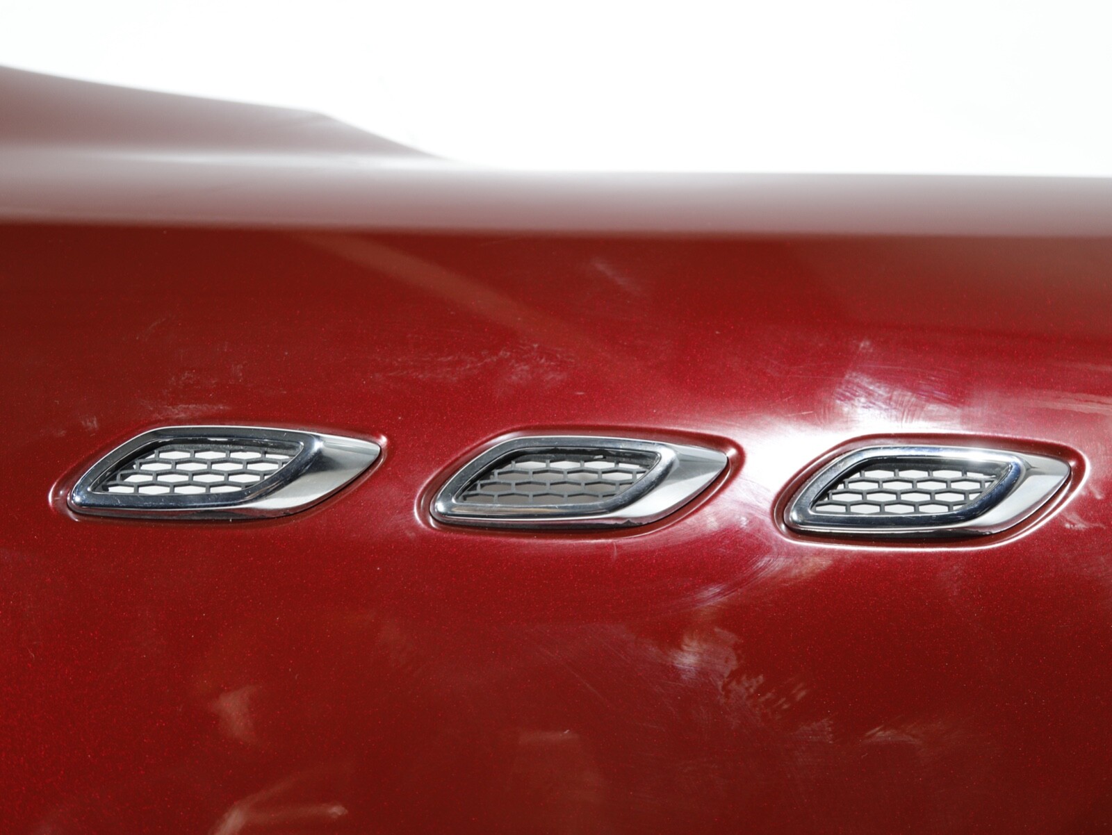 2017-2023 MASERATI LEVANTE FRONT RIGHT SIDE FENDER ROSSO RED 129B OEM 69K