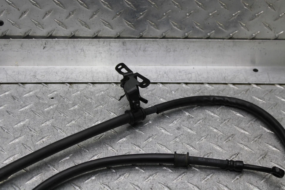 Mangueras de freno delanteras Yamaha FZ09 2014 1RC-25873-00-00 1RC-25872-00-00 Foto 4 de 4