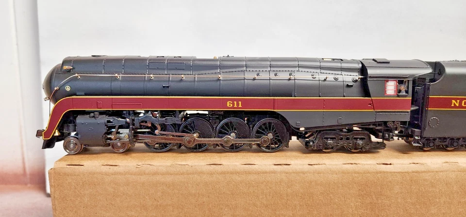 Broadway Ltd Paragon 2 HO - 2551 Norfolk & Western J Class 4-8-4 Steam Loco 611 - Image 2 of 4