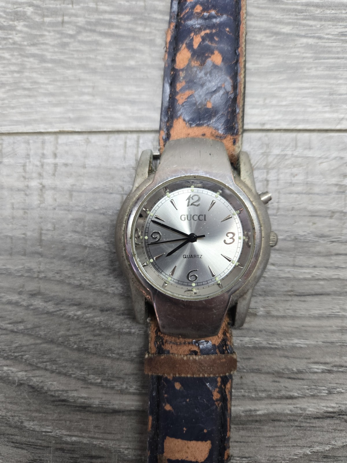 Vintage Gucci Mens Watch For Parts Or Repair