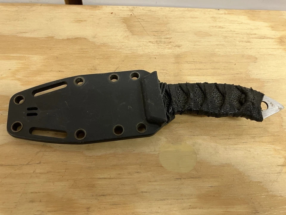 CRKT 2703 First Strike Fixed Blade Knife - Ray Skin Sheath Taiwan - Image 2 of 4