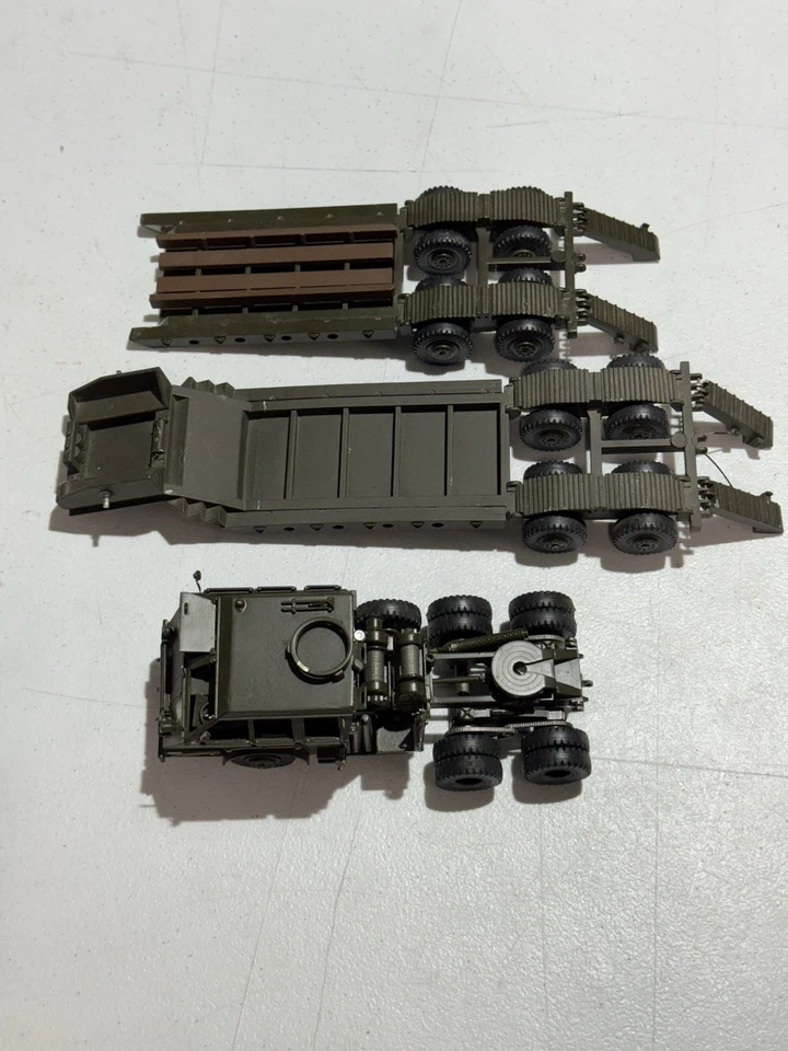 ASAM HARTSMITH MODELS WWII US OM9 PACIFIC M26 ARMOURED TANK TRACTOR & TRAILERS - Image 2 of 4