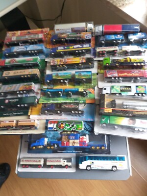 Modelauto 25× LKW + 2 Busse 1:43