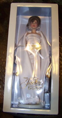 Franklin Mint ~The Jackie Doll ~Jackie Kennedy Indian State Visit 1962  White Sat