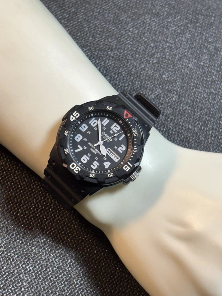 Casio 5125 Men’s WR100M Black Field Watch,Day/Date,Rotating Bezel,New Battery - Image 4 of 4