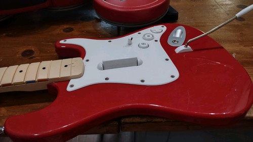 Xbox One Rock Band 4 Target esclusivo pacchetto rosso Fender batteria chitarra wireless - Foto 13 di 24