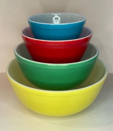 Set Of 4 Vintage PYREX Primary Colors Nesting Mixing Bowls EUC!!