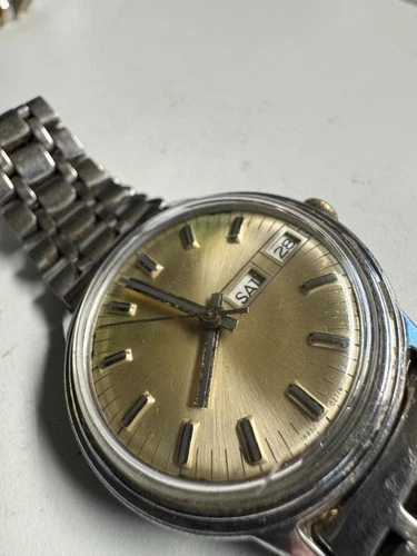 Timex VIntage 1976 Mercury 35MM Sunburst Wind Up Watch 16852 02776 Runs Good