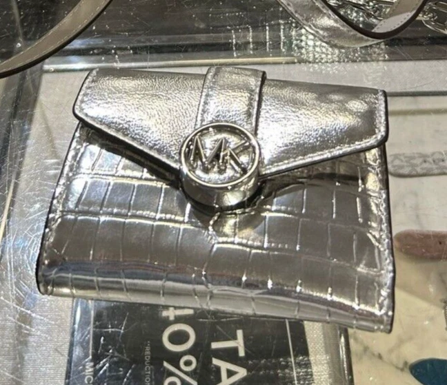 Michael Kors Carmen Women Medium Flap Bifold Wallet Credit Card  