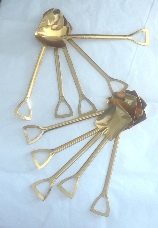 New Fun Set of 10 Shovels Spades Goldtone Lightweight Assortment Party Favors