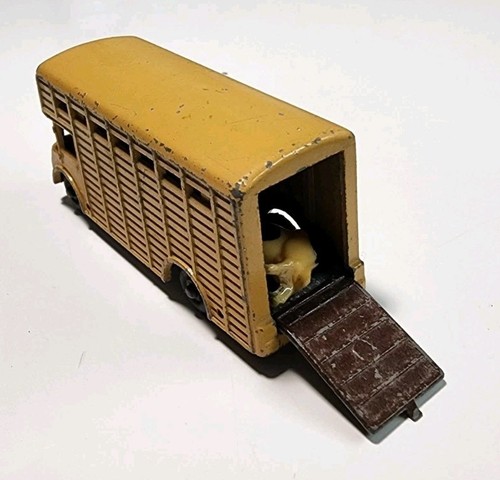 Vintage 1963 Budgie Models #22 Tan Cattle Truck HO Diecast w/Cow VHTF - Picture 6 of 13