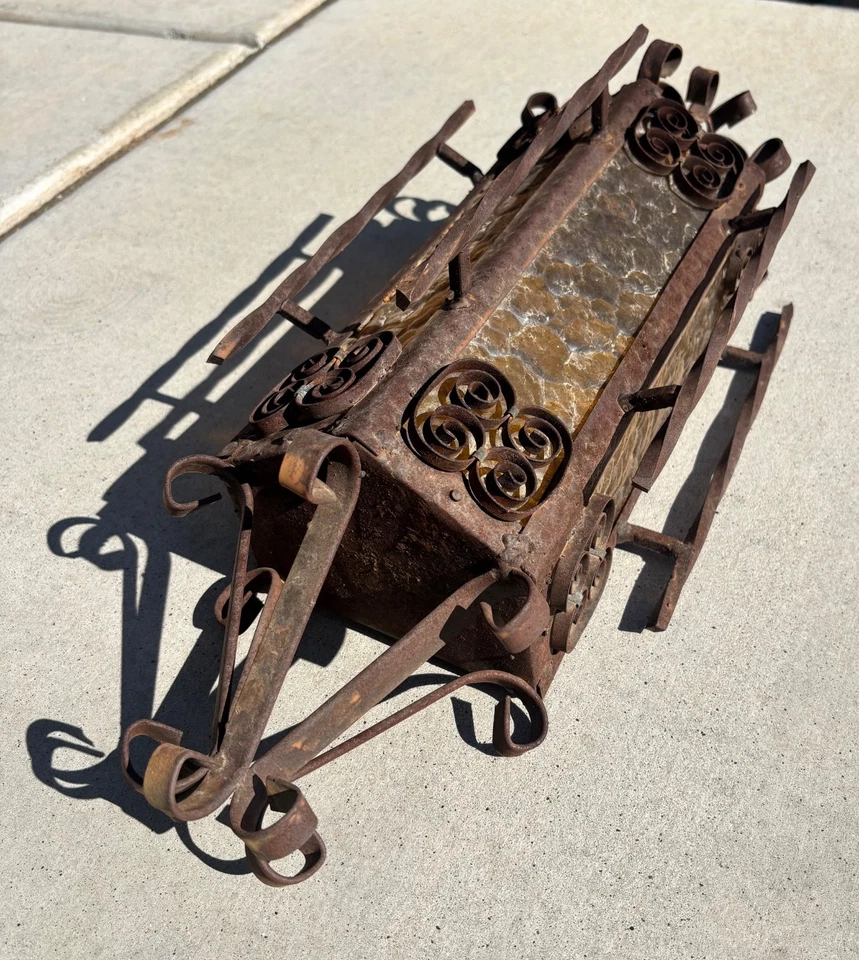 VINTAGE ORIGINAL GOTHIC SPANISH REVIVAL WALL SCONCE WROUGHT IRON / not wired - Image 4 of 4