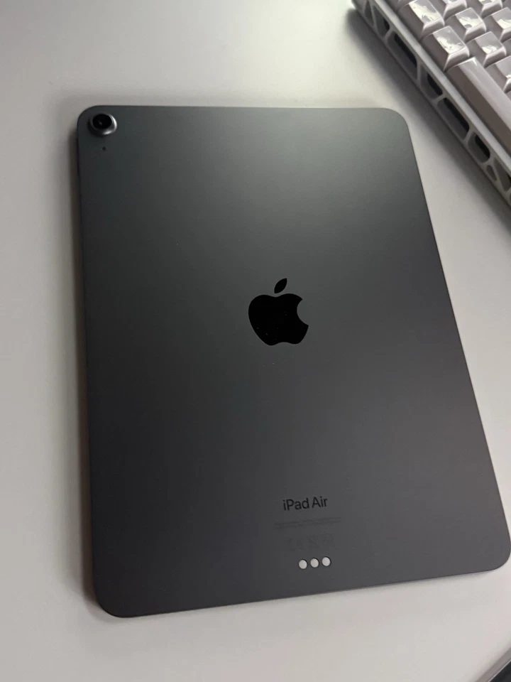 Apple iPad Air (5th generation) · 64GB · Wi-Fi, foto 4 di 5
