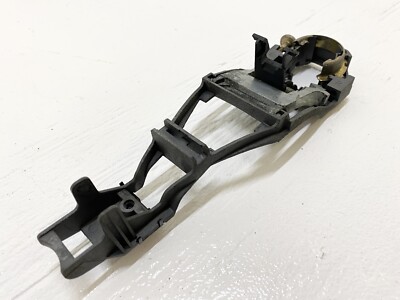パーツ HKB VW-35 99-06 OEM Volkswagen GTI MK4 Right Exterior Door Handle Carrier