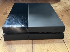 Sony PlayStation 4 (PS4) - 500GB - Jet Black Console, Controller & Wires - Good