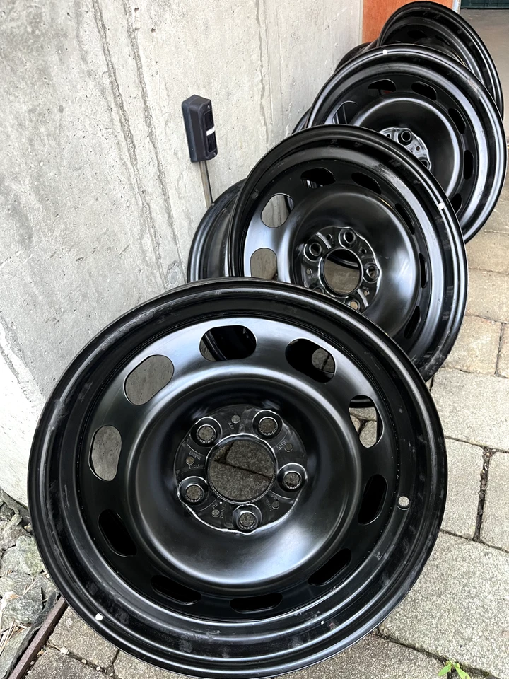 4x BMW 1er F20 F21 Felge Stahlfelge 6,5x16 ET33 16" 6787929 165701 Neuwertig - Bild 2 von 3