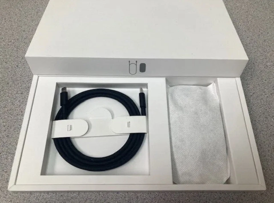 Apple Magic Keyboard with Numeric Keypad and Magic Mouse 2 Set ** W/ Touch ID ** - image 3 of 4