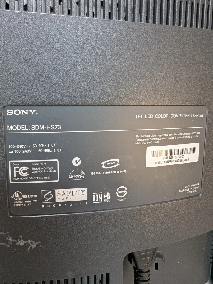 Sony SDM-HS73 LCD Monitor 17" inch  Retro Gaming Vintage Display HD15 port - Image 4 of 4