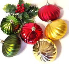 Shatterproof Christmas Ornaments 6 Green Gold Red Shiny Matte Ribbed Drop Bauble