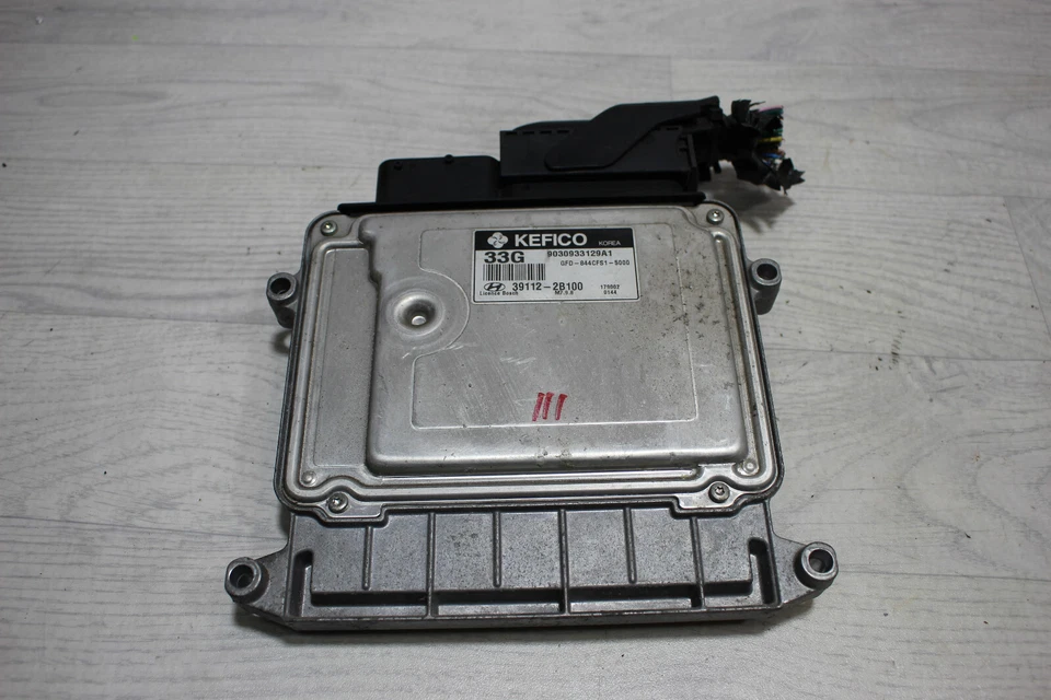 Motorsteuergerät Steuergerät 39112-2B100 / 9030933129A1 Hyundai i30 CW Bj,07 - Bild 4 von 4