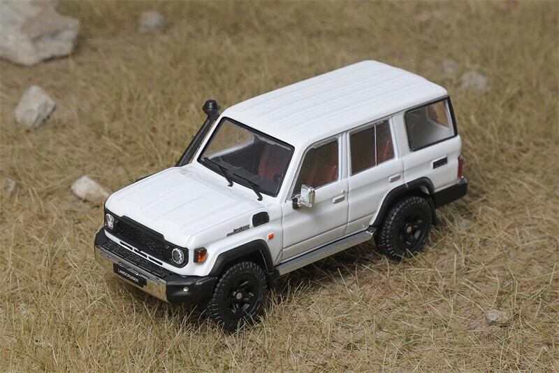 GCD 1/64 トヨタ ランドクルーザー 70 アラブ仕様 フィギュアが3体付属！「トヨタ ランドクルーザー 70 アラブ仕様